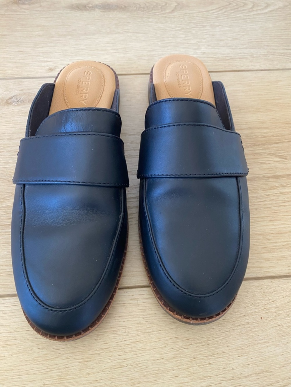 Sperry Women’s Black Leather Slip-On Loafers